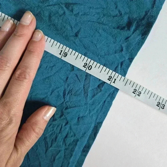 100% silk blue top Saks fifth Avenue sz Small Medium - Picture 7 of 9